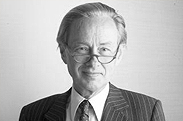 Dr. Volker Triebel Dr. Volker Triebel